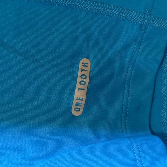 One tooth hooded athletic sweater - Picture 2 of 6